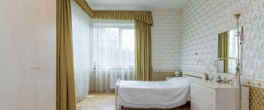 Piedāvājam iegādāties plašu un labiekārtotu privātmāju.