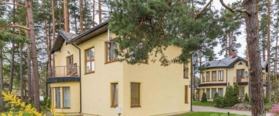 Piedāvājam iegādāties plašu un labiekārtotu privātmāju.