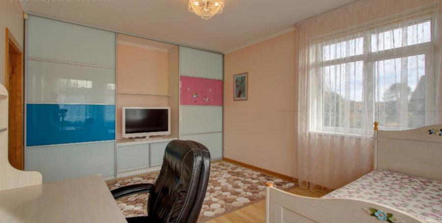 Предлагаем в долгосрочную аренду просторный полностью оборудованный дом. 