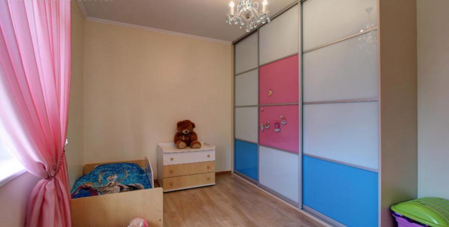 Предлагаем в долгосрочную аренду просторный полностью оборудованный дом. 