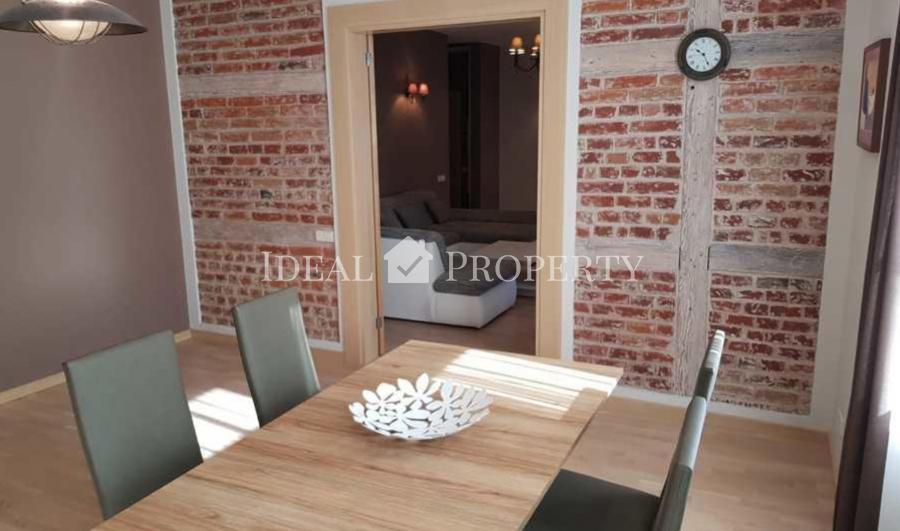 A modern 4rooms apartment in Old Town  for rent.