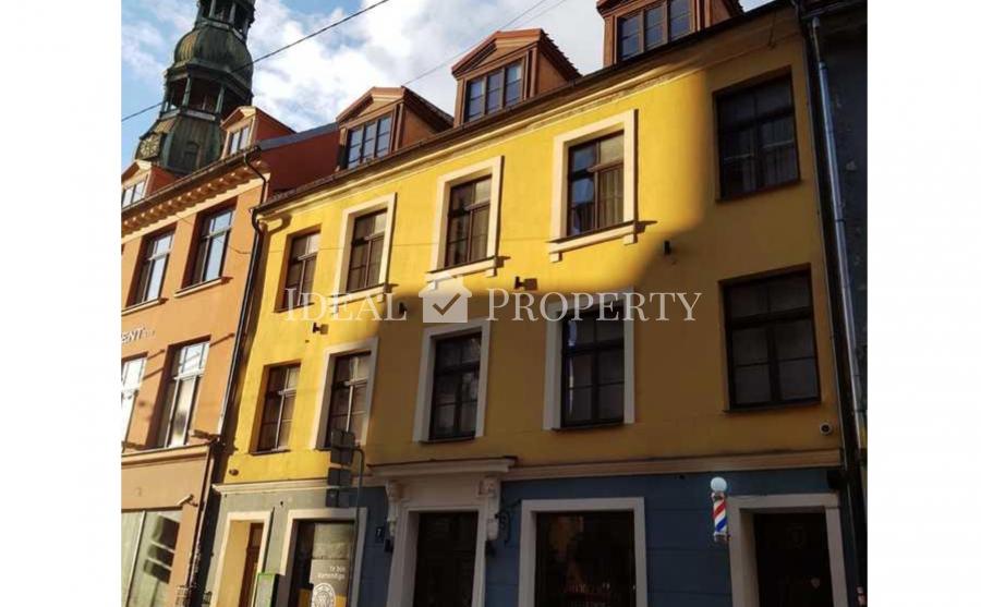 A modern 4rooms apartment in Old Town  for rent.