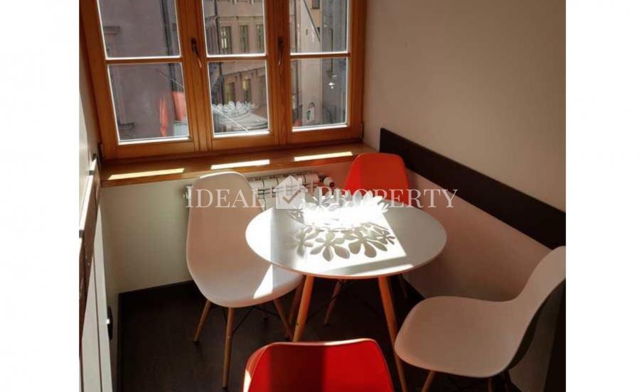 A modern 4rooms apartment in Old Town  for rent.