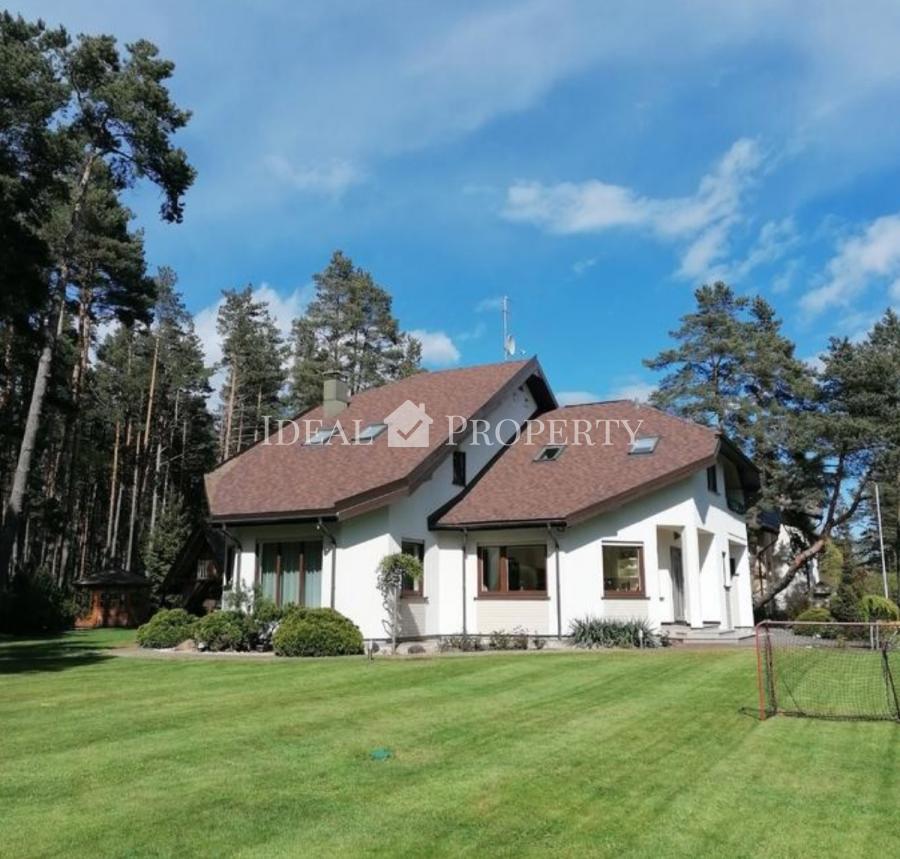 Long-term house for rent, located in a quiet part of Jurmala, Dubulti, near the river.