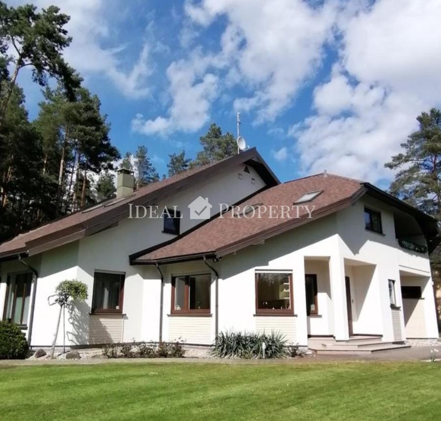 Long-term house for rent, located in a quiet part of Jurmala, Dubulti, near the river.