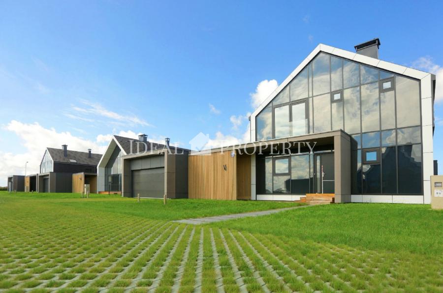 Предлагаем на продажу новые дома в поселке Салиена.