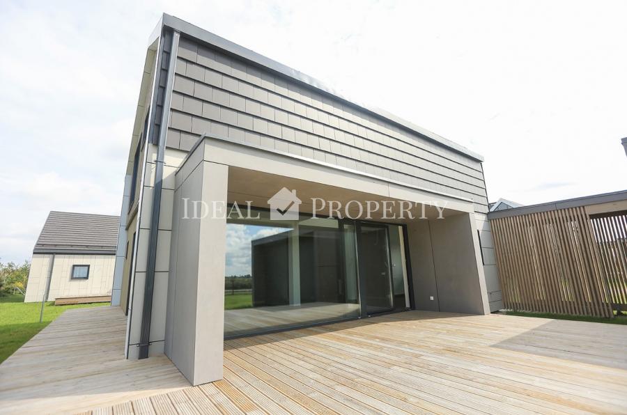 Предлагаем на продажу новые дома в поселке Салиена.