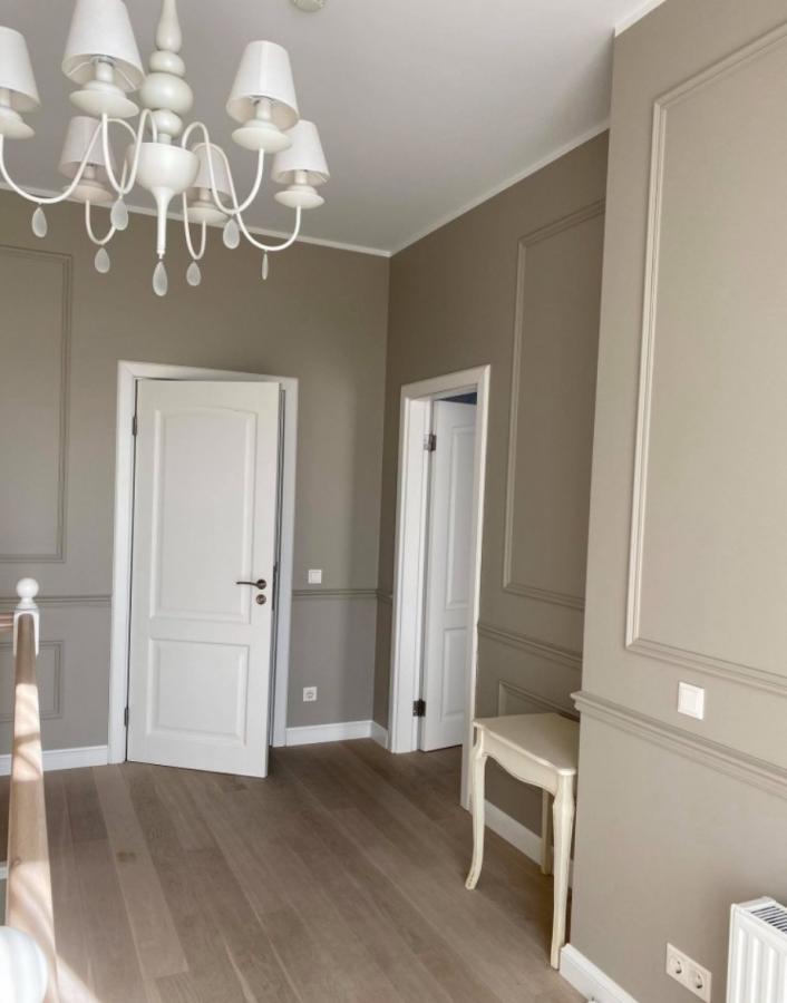 Частный дом в Дрейлини предлагается в долгосрочную аренду.