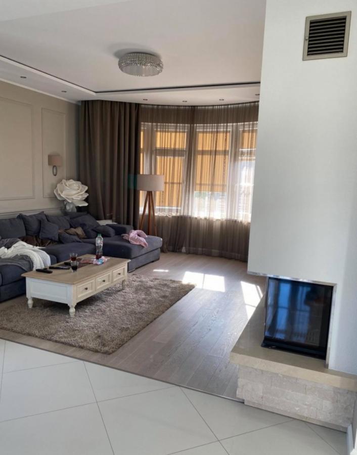 Частный дом в Дрейлини предлагается в долгосрочную аренду.