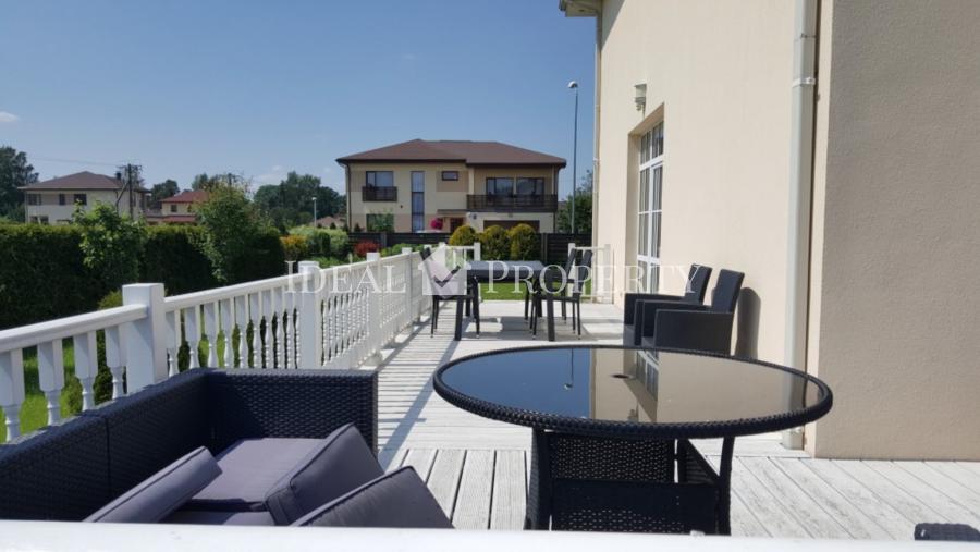 Частный дом в Дрейлини предлагается в долгосрочную аренду.