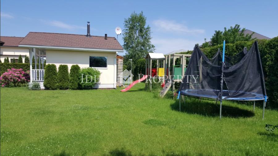 Частный дом в Дрейлини предлагается в долгосрочную аренду.