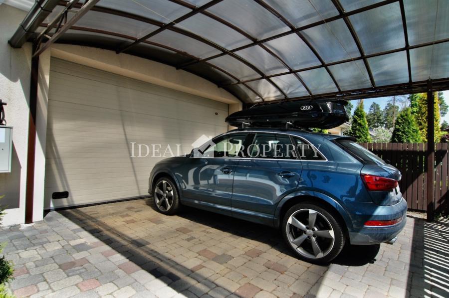 Lieliska māja prestižā ciematā Buciņi, 5 minūšu brauciena attālumā no Rīgas robežas.