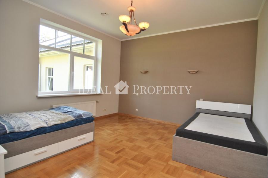 Lieliska māja prestižā ciematā Buciņi, 5 minūšu brauciena attālumā no Rīgas robežas.