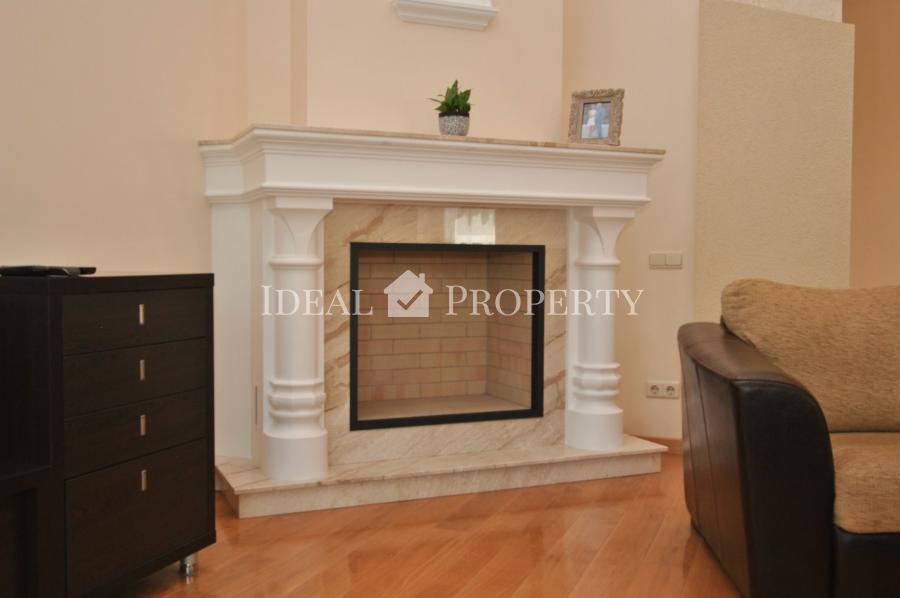 Lieliska māja prestižā ciematā Buciņi, 5 minūšu brauciena attālumā no Rīgas robežas.