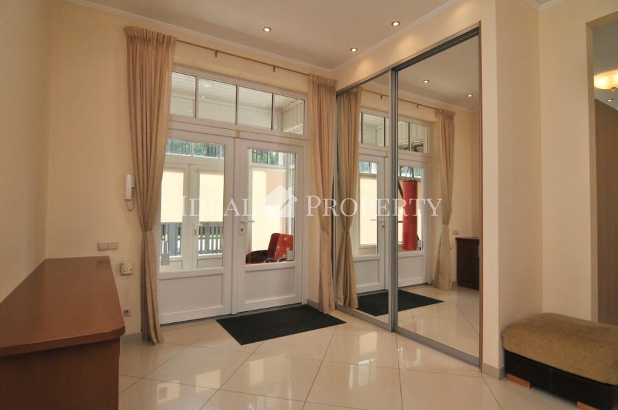 Lieliska māja prestižā ciematā Buciņi, 5 minūšu brauciena attālumā no Rīgas robežas.