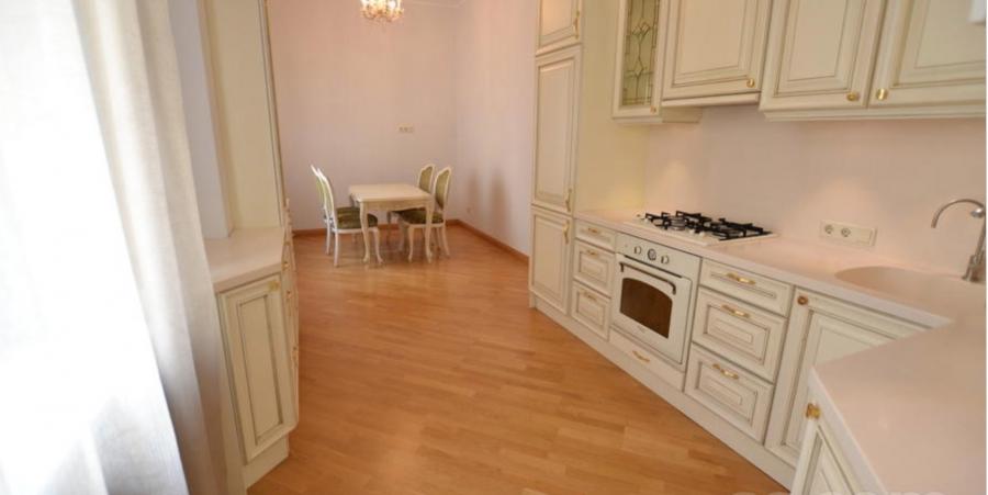 Spacious freshly renovated apartment for rent on Elizabetes Street - a courtyard house overlooking a green courtyard.