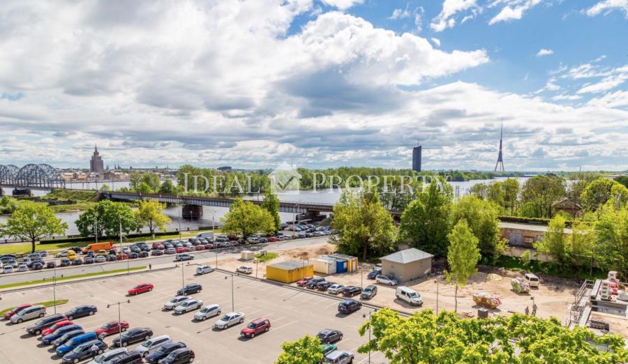 LOFT OFFICE is the newest commercially available business center in Riga, commissioned in 2017.