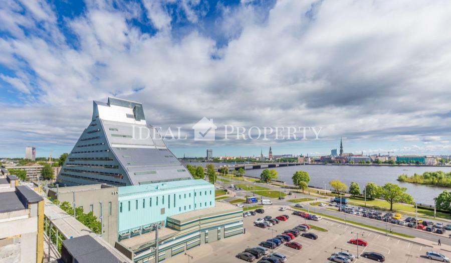 LOFT OFFICE is the newest commercially available business center in Riga, commissioned in 2017.