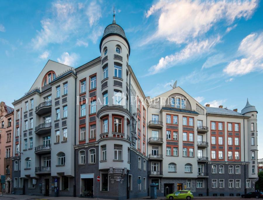 A renovated office with balcony in the city center.