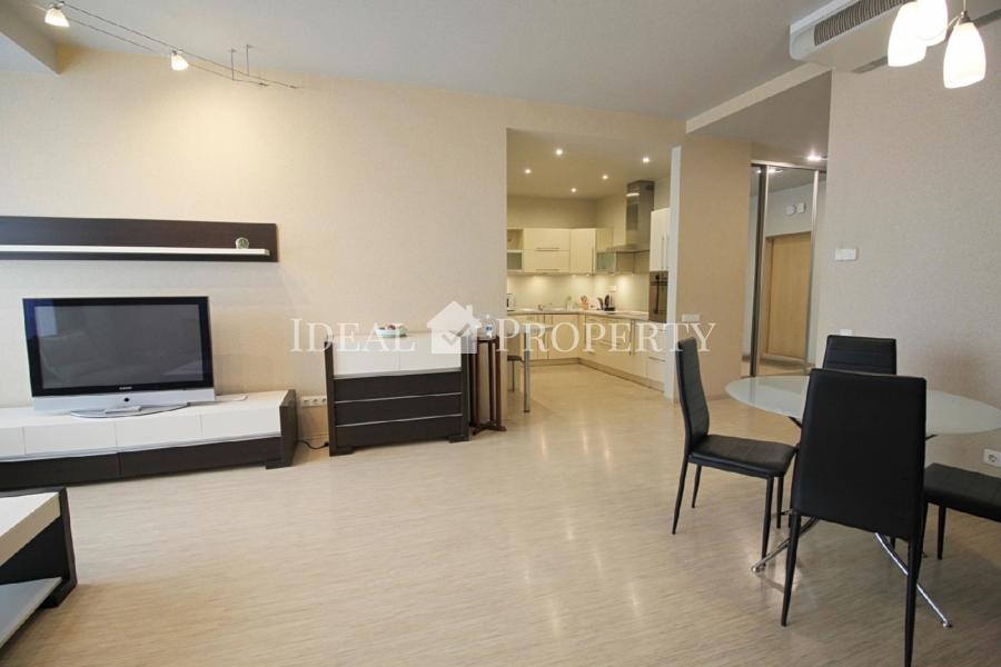  For rent apartment with 4 rooms with comfortable layout in the new project.