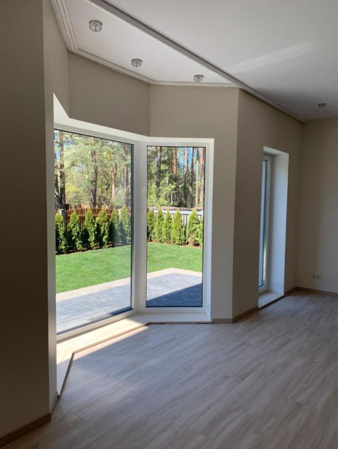 Piedāvajam izīrēt jaunu māju (dviņu mājas) skaistā vietā Valteros.