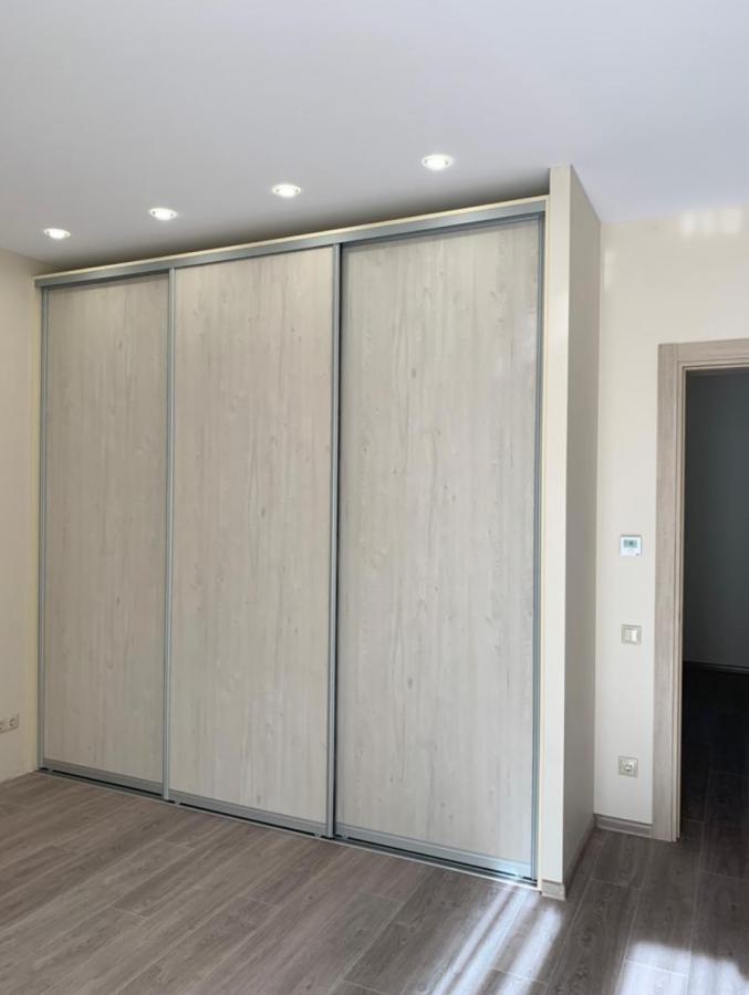 Piedāvajam izīrēt jaunu māju (dviņu mājas) skaistā vietā Valteros.