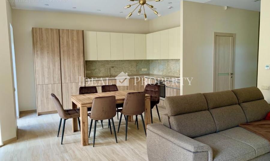 Piedāvajam izīrēt jaunu māju (dviņu mājas) skaistā vietā Valteros.