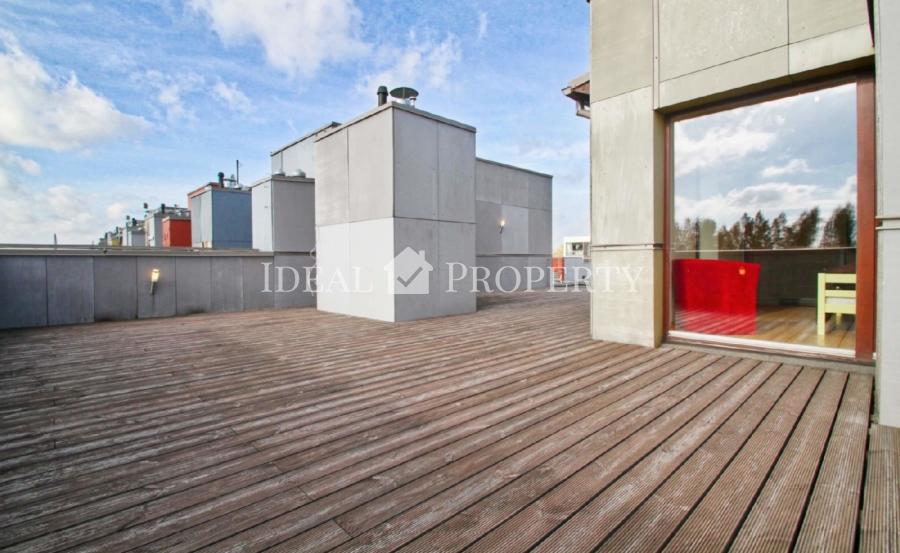 A wonderful town house in a closed village 