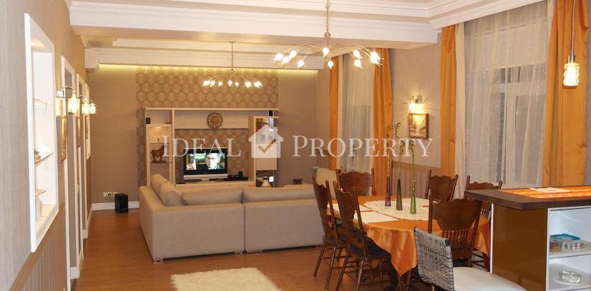 An apartment in the center of Riga is offered for long-term rent.