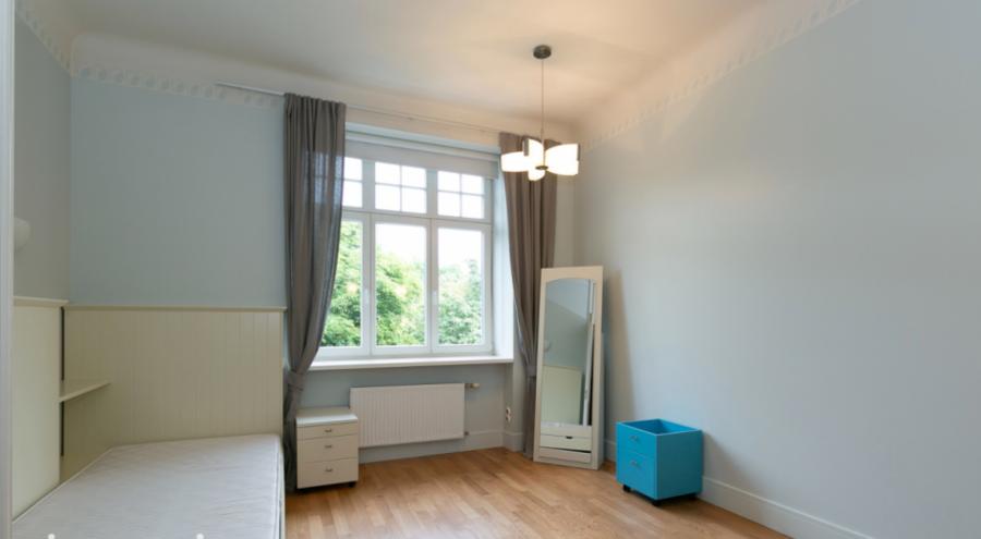 Apartment for rent in the quiet part of Riga centre (Klusais centrs) with a fresh cosmetic touch-up. 