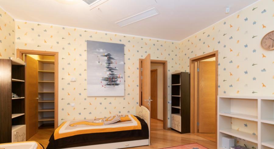 For rent we offer an exclusive 4-rooms apartment in the heart of Old Town in Riga.