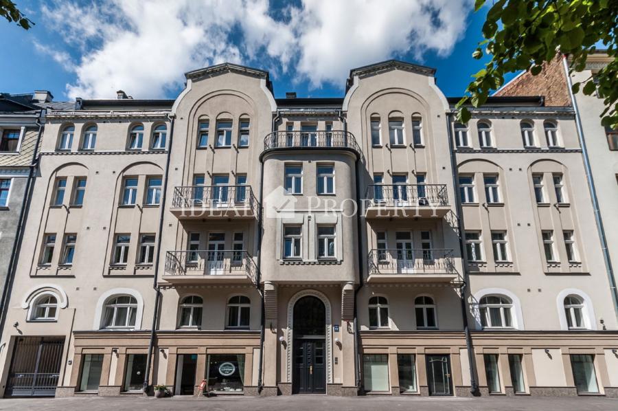 We offer apartment in the prestigious embassy district of the Latvian capital.