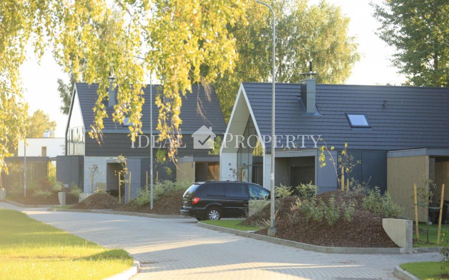 Предлагаем на продажу новые дома в поселке Салиена.