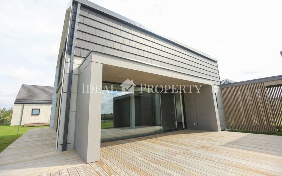 Предлагаем на продажу новые дома в поселке Салиена.