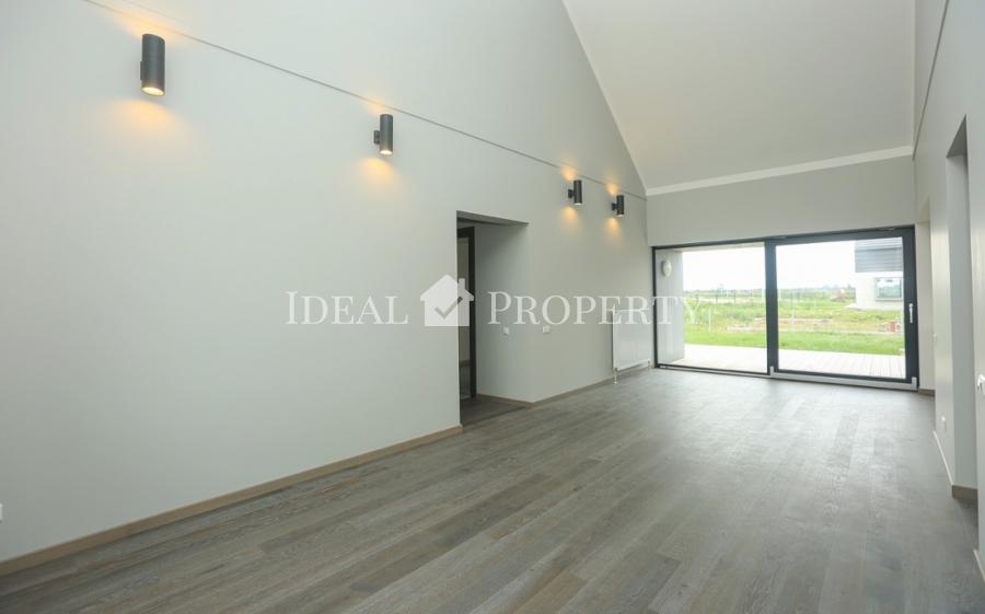 Предлагаем на продажу новые дома в поселке Салиена.