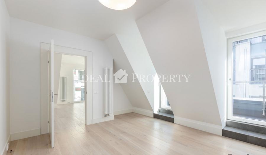 A sunny 3-room apartment is for rent  in an exclusive closed type new project in a quiet center.