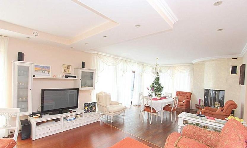 We offer to buy spacious private house in Jurmala, on Piekrastes street,located on the bank of river Lielupe . We offer to buy spacious private house in Jurmala, on Piekrastes street,located on the bank of river Lielupe .