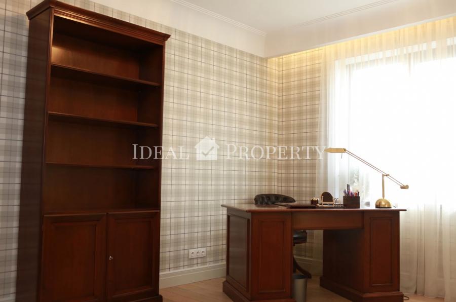 Piedāvāju ilgtermiņa īrei mājas pirmajā rindā ciematā 