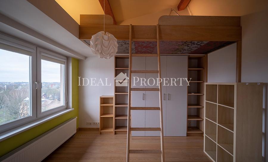 For Rent 3-level apartment with a panoramic view of the Old Town.