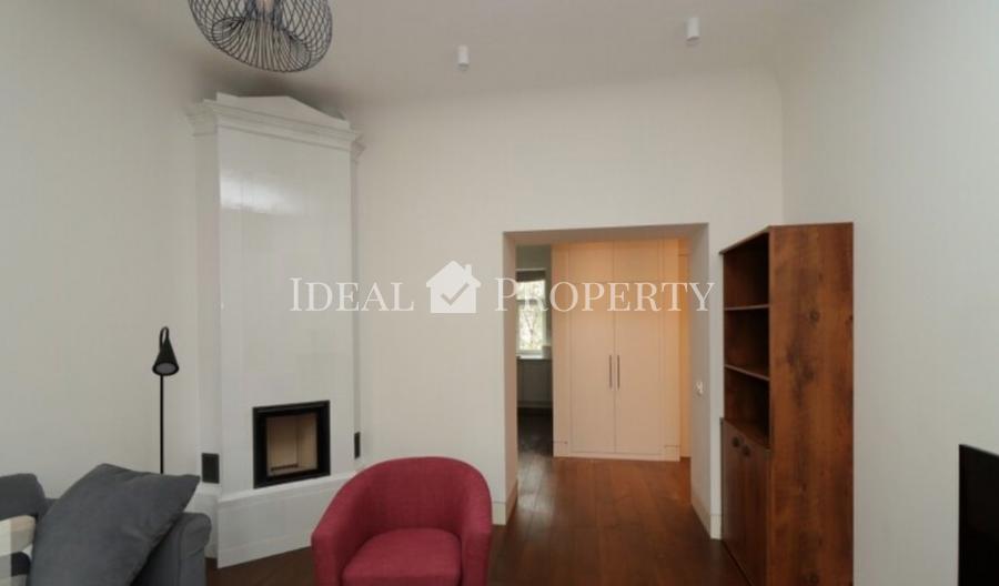 A bright, spacious two-room apartment in the new project J5 is for rent.