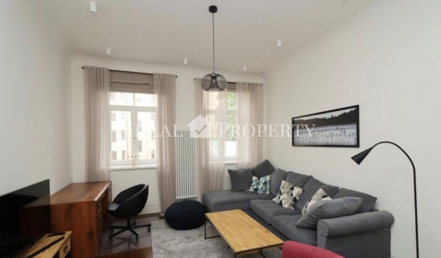 A bright, spacious two-room apartment in the new project J5 is for rent.