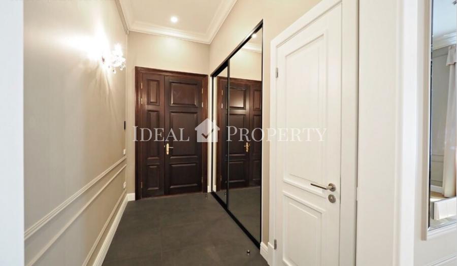 Exclusive and modern high-quality spacious 5-room apartment for rent in a Renovated and exclusive building next to the parks.