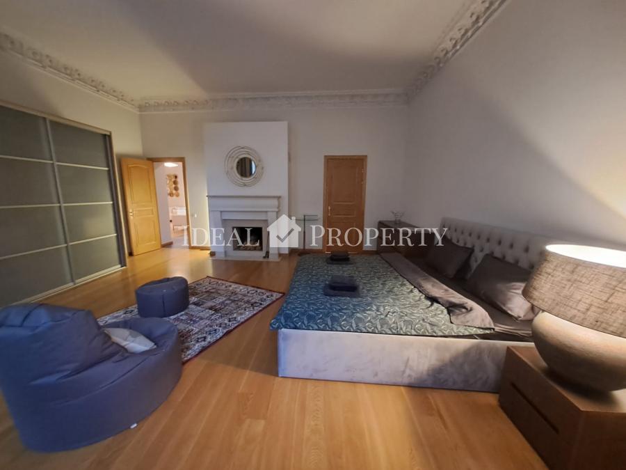 We offer for long term rent apartment in Riga - at Antonijas street.