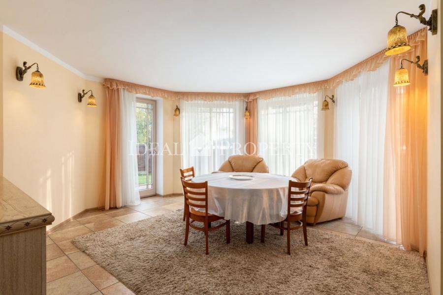 Частный дом на берегу озера Лангстини (первая линия). 