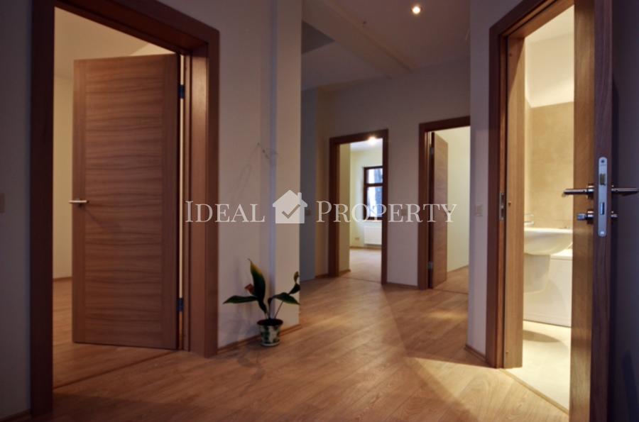 На продажу дом близнец в поселке Апоги. 