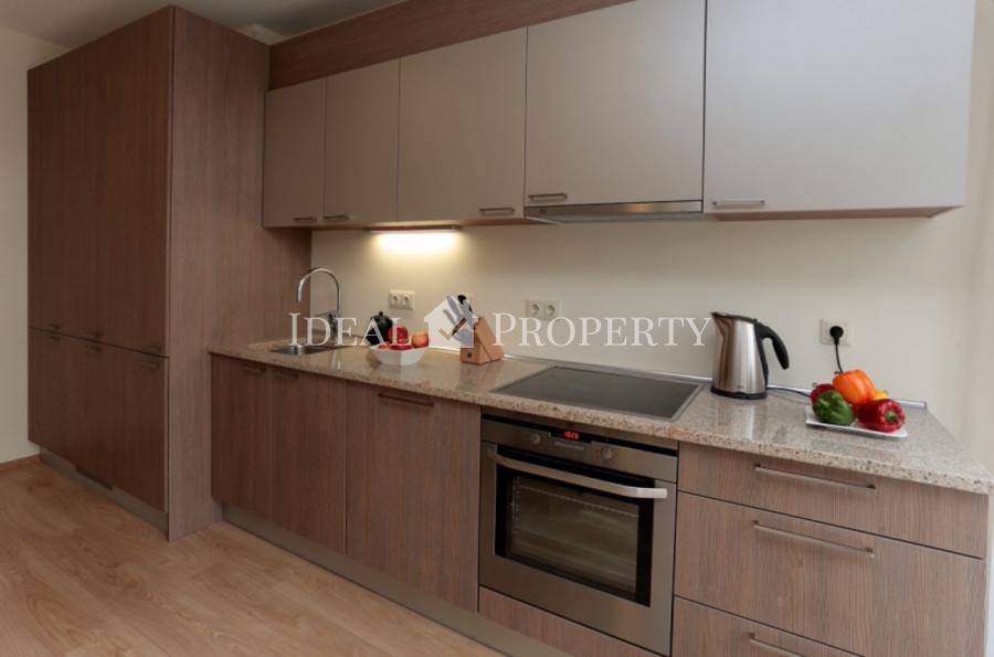 На продажу дом близнец в поселке Апоги. 