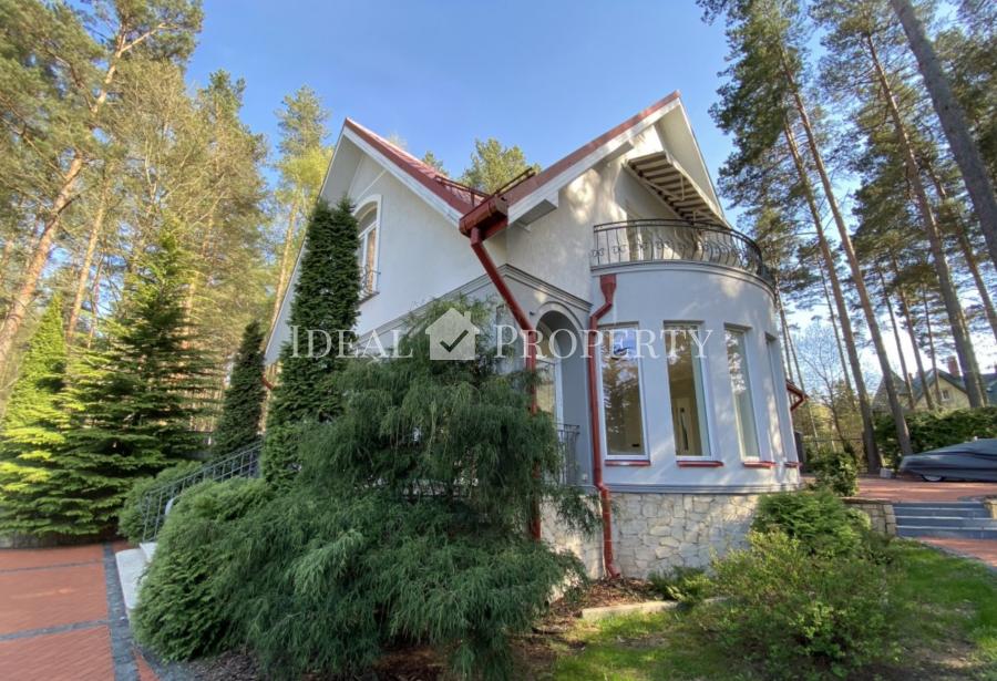 A wonderful private house on the shore of Great Baltezers. 