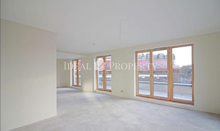 Apartment with white finishing  in the center of Old town in Kern Residence project.