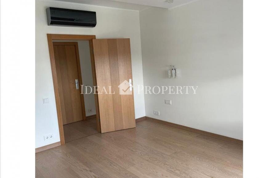 For rent a modern furnished 3-room apartment in the residential complex 