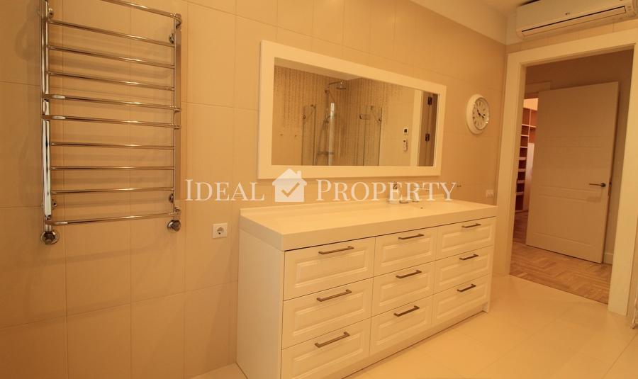 Modern, spacious apartment with all amenities in the center of Riga.